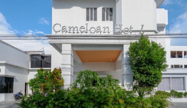 RedDoorz Plus @ Cameloan Hotel Palu
