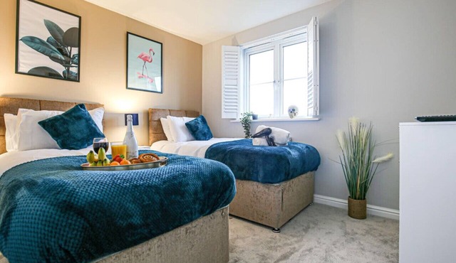 🌟Redwald House-Sleeps 12 w/Free Parking&Netflix🌟