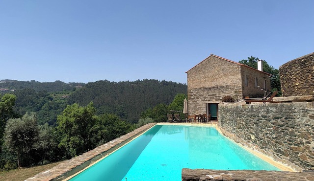Refuge with private pool in the Douro, near Porto