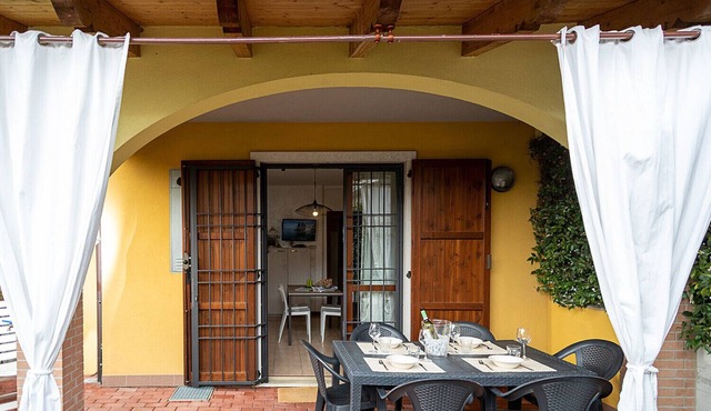 Regarda - cozy apartment L'Archetto with private garden, WiFi, pool