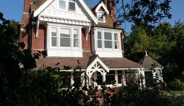 Relax and unwind in a Grand Victorian Villa for 4 in upmarket Meads close beach
