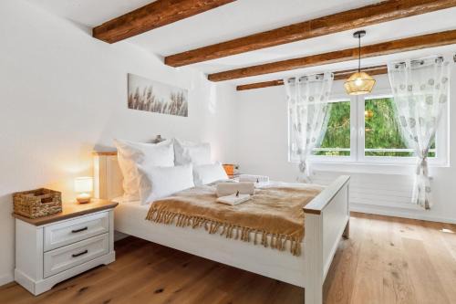 ReMo I Alpenzauber Chalet 1 - 6 Personen I Bergblick, Nahe Braunwald - Badewanne, nahe Bahnhof und Parkplatz