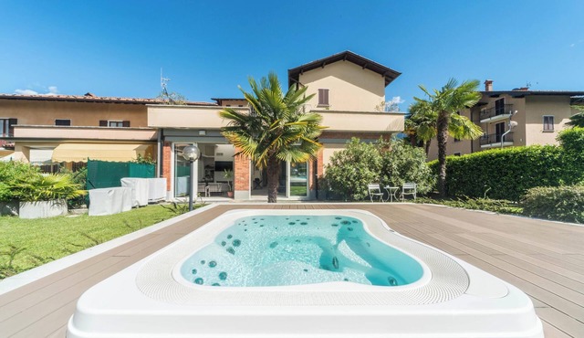 Residence Geranio, Monolocale apartment with french balcony, wifi and pool