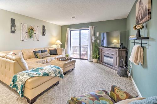 Resort Condo in Branson w/Mountain & Lake Views!
