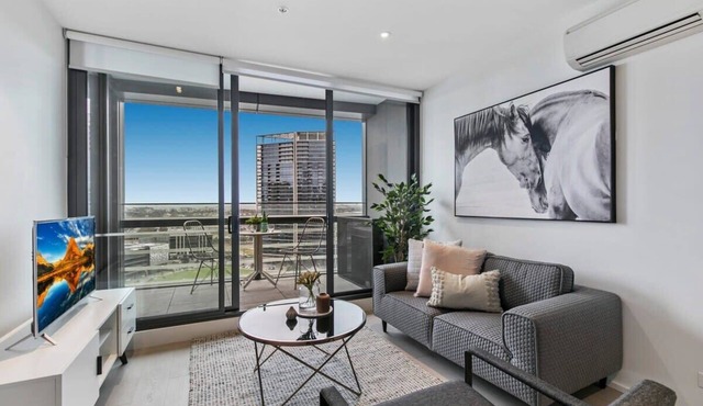 River Front Balcony Unit with City View, Gym, Pool