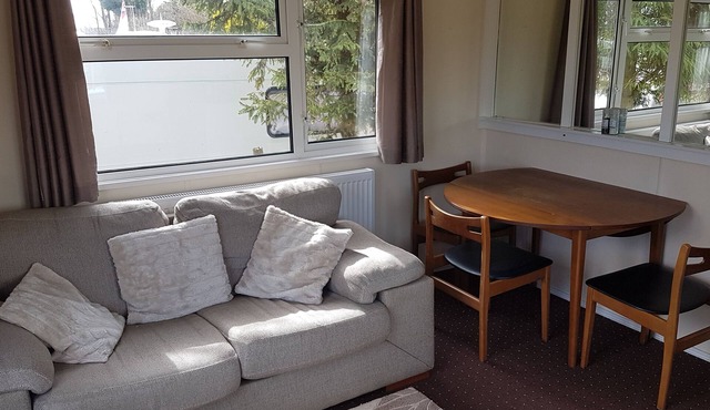 Robin hood retreat 2 bedroom chalet Free parking