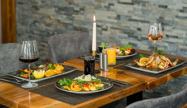 ROCA Restaurant & Hotel