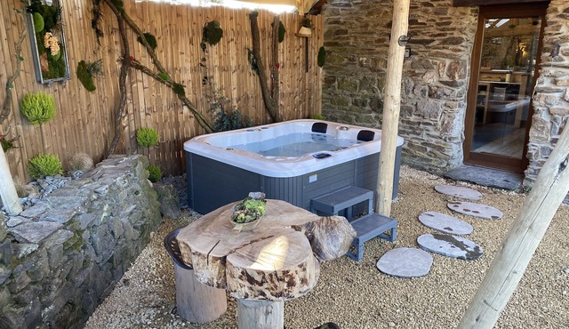 Romantic Getaway w/Private Wellness (La Roca)