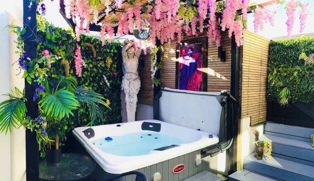 Romantic Secret Garden Retreat