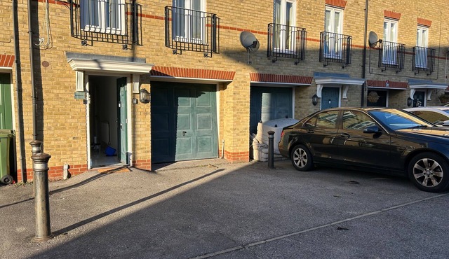 Romford Contractor/Family House