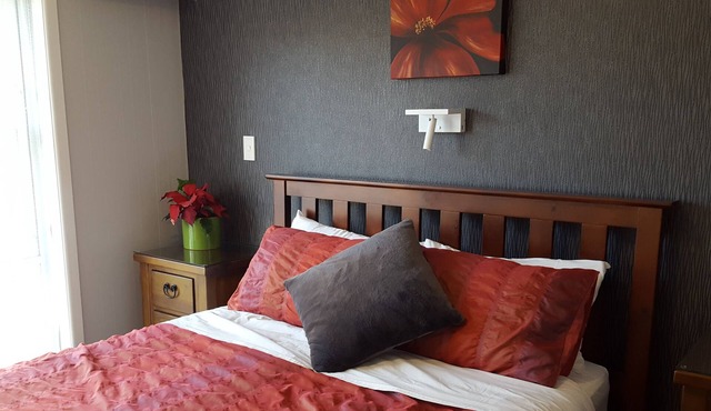 Room 5 Cadence Bed and Breakfast