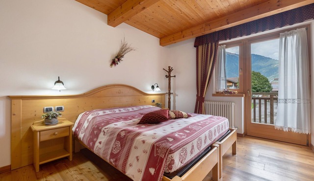 Room 'Camera Doppia N 4' with Mountain View, Shared Garden and Wi-Fi