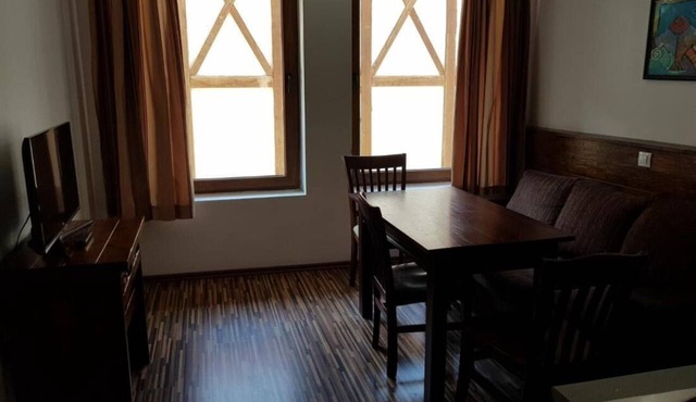 Room-granat Double Room 1- Next to Gondo