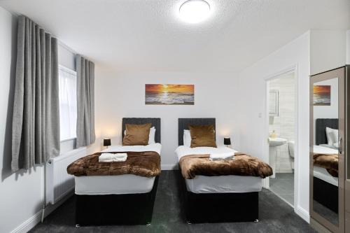 Roomy 3 bedroom house, 2 baths