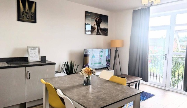 Rugby - Apartment - Sleeps 4 - Parking