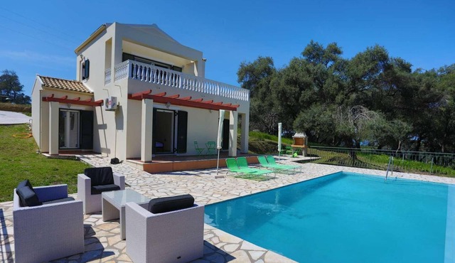 Rural property with stunning sea views