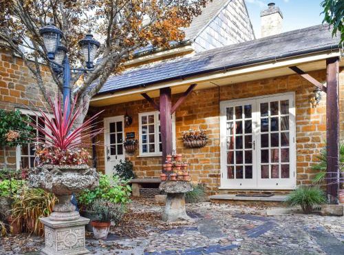 Russell Cottage