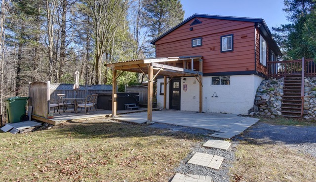 Rustic 3-bedroom Chalet 3- minutes from the Mont-Blanc Ski resort