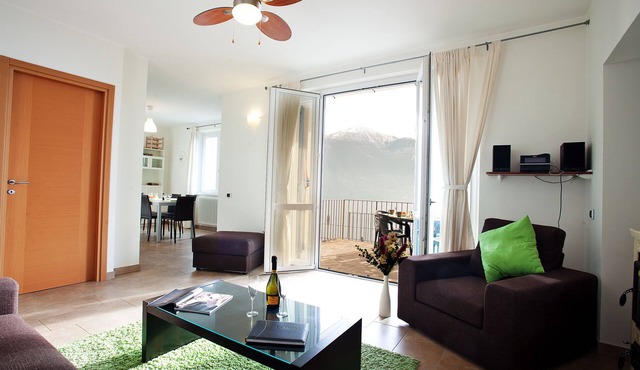 San Siro Residence – Lake View Home With Pool by Italian Apartments.