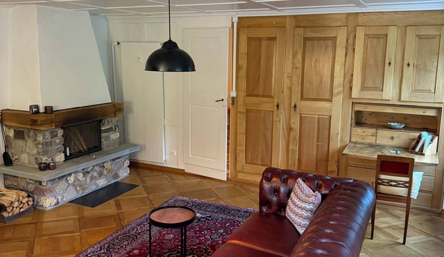 Schweizerhaus Glarus - Historic with charm, ideal for groups and families