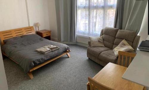Self contained Studio apartment with kitchen