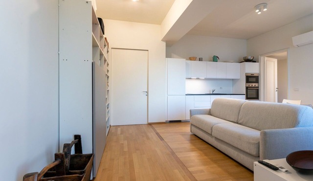 Serra, 2br Apartment With Terrace By Halldis