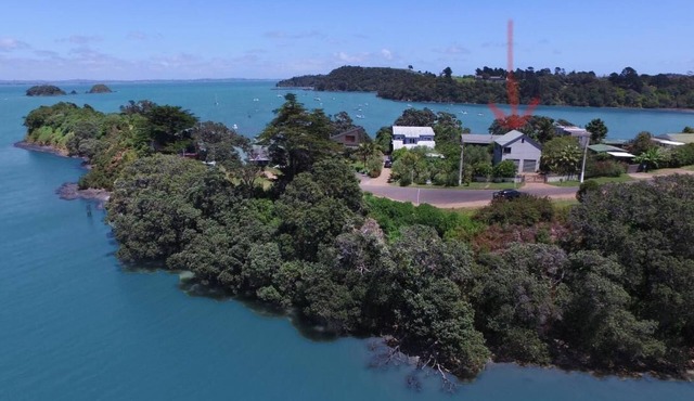 Shelly Beach Studio sea views over Putiki Bay
