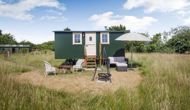 Shepherds Hut in the Cotswolds - Littlestock