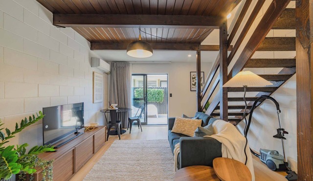 Sherborne Courtyard Retreat 1br with Parking