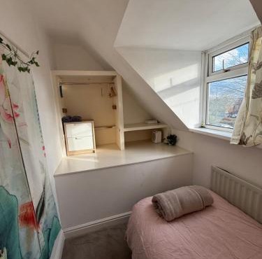 Single room in shared flat Valley Hill, Loughton