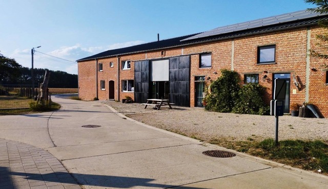 Single-storey holiday home in Heers