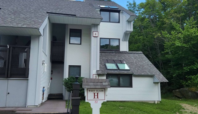Ski In/Out Sunrise West Glade 3 BR 3 BA Trailside, Sauna, Pool, Hot Tub