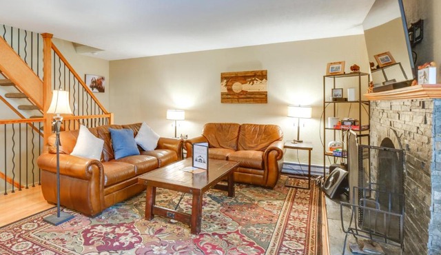 Ski-In Retreat w/Pool! 2 Blocks to Main St Breck