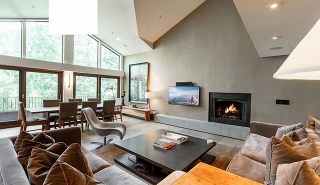 Ski In - Ski Out Luxury 4-Bedroom