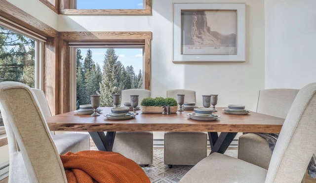 Ski In&Ski Out Penthouse 3BD and Loft, Pool, HTub