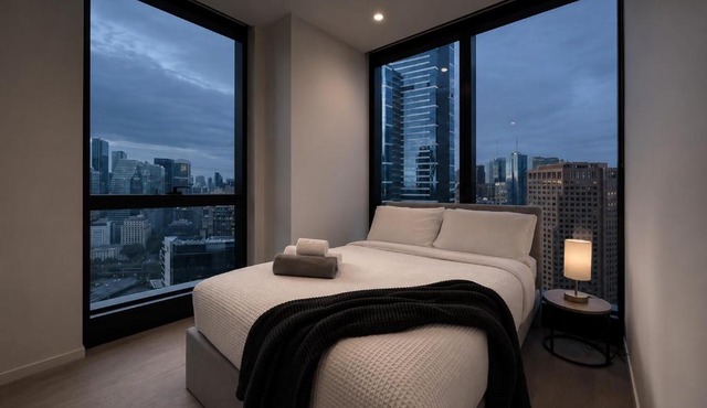 Skyline Suites - Floor-to-Ceiling Views, Level 38