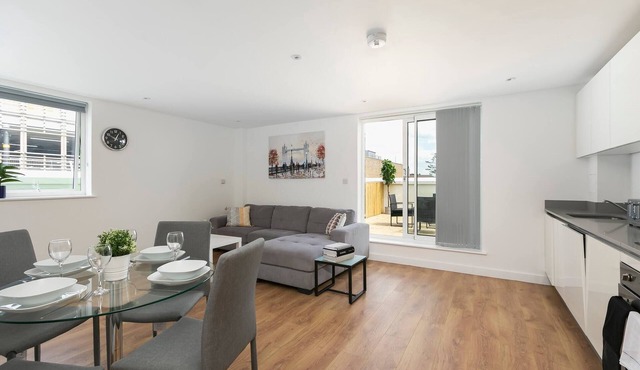 Skyvillion - Huge 4bed Apartment Wbalcony - parking