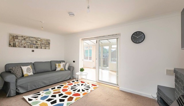 Skyvillion - Spacious 3Bed House w/Garden+Parking
