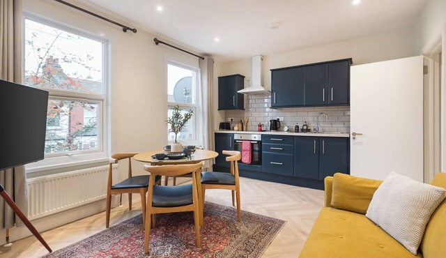 Sleek 2 Bedroom Flat in the Heart of North London