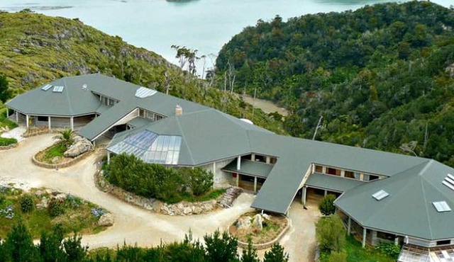 Sleek Holiday Accommodation for a Getaway in Collingswood, New Zealand