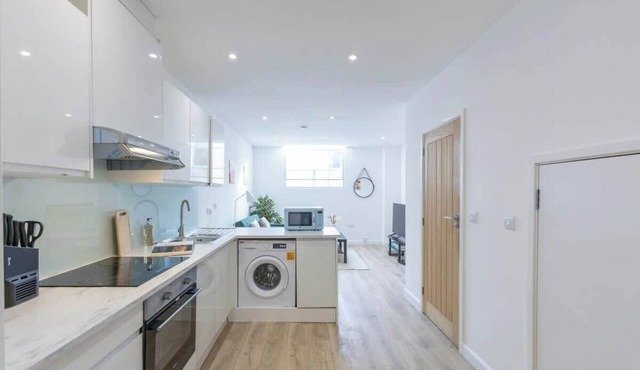 Sleeps 4 | Perfect for Contractors w/Free Wi-Fi