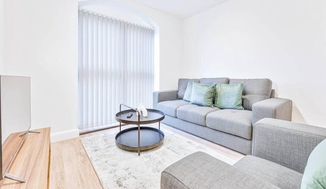 Smart 2 Bed Apartment in Burton-on-Trent