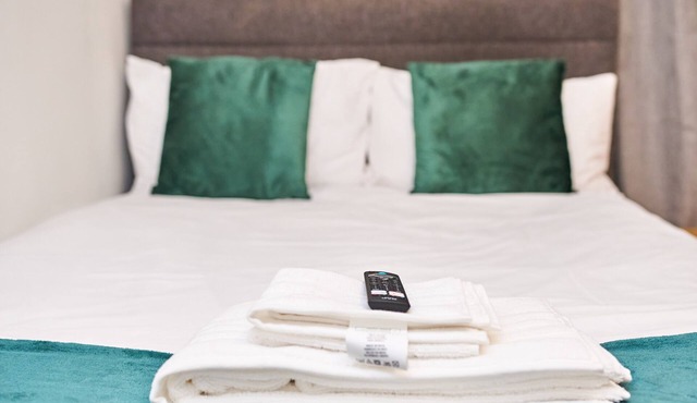 Snooze Luxe House Room 3