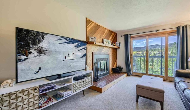 Snowscape 64: Cozy Condo Steps from Hiking, Stunning Views, Pool, Hot Tub, Game Room, Near by Skiing