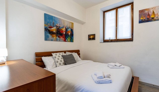 SoleLago - Dormelletto, Garden, Patio, Barbecue, Sleeps 5, WiFi, Air Conditioning