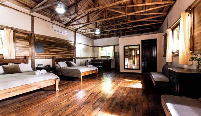 Soothing Pochote country house with WiFi in Cañafistula