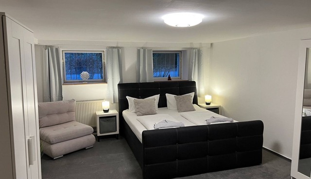 Souterrain Apartment - Erdgeschoss - Einfaches Souterrain Monteur-apartment mit Sauna + Garten