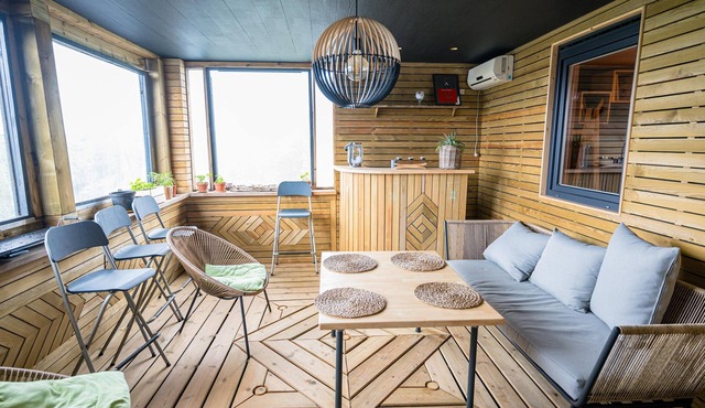 Spa VIP du Pont Alsort 2/3 - Stunning View & Lounge bar Near Eau D'heure Lakes