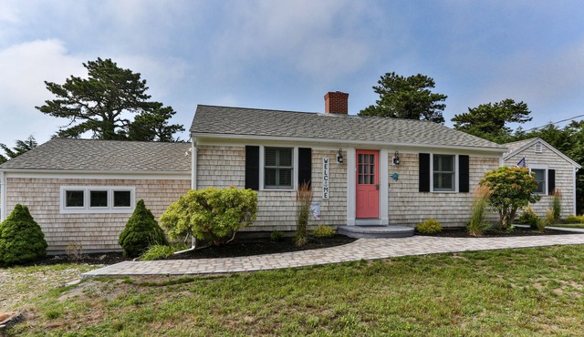 Spacious 3/2 Single Level 🏠 WIFI, A/C, PELOTON, 1.2 Mi to 🏝 Close to 🚲 Path
