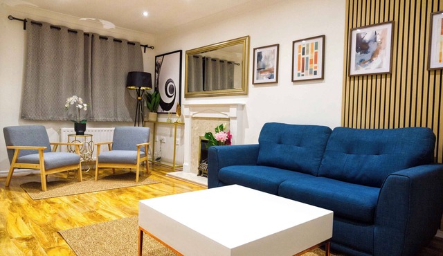 Spacious 3-Bed Near Northampton Uni & Town | Perfect for Groups & Families